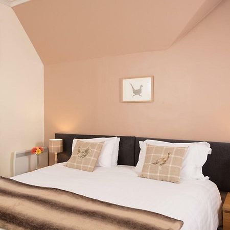 The Gordon Arms Hotel West Linton Esterno foto