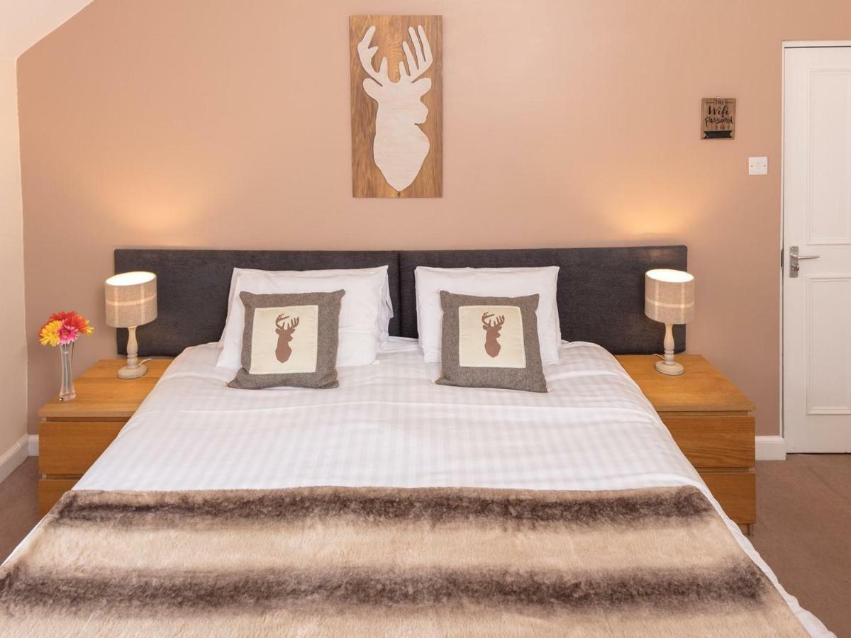 The Gordon Arms Hotel West Linton Esterno foto
