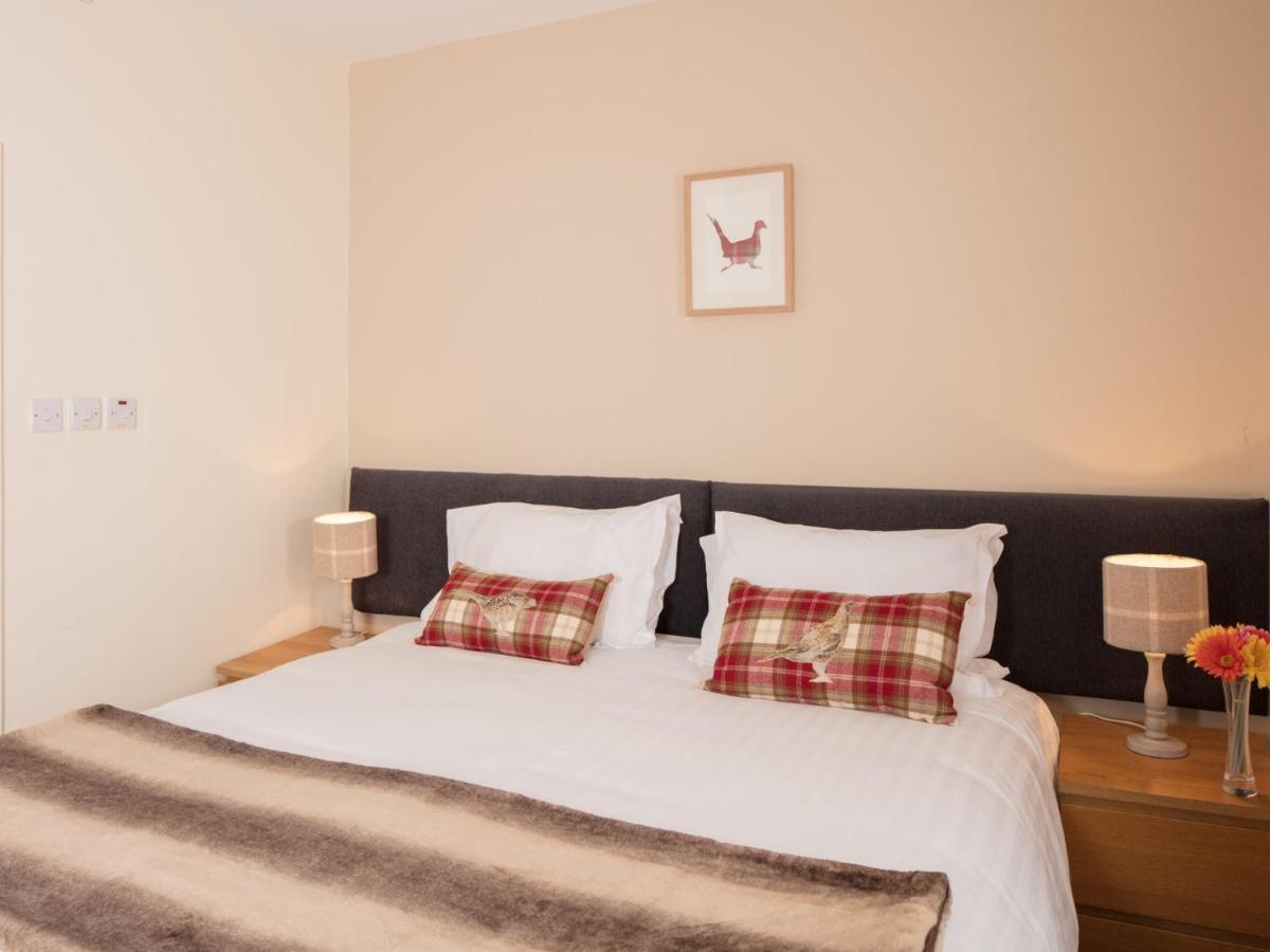 The Gordon Arms Hotel West Linton Esterno foto